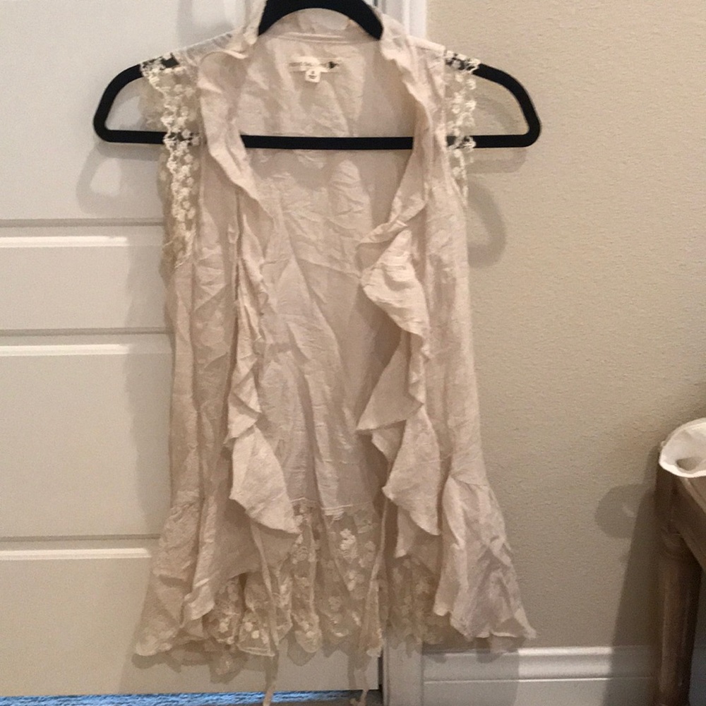 Overlay vest with ruffles